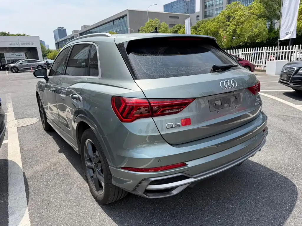 Audi Q3 2023 35 TFSI Fashion (1.4T)