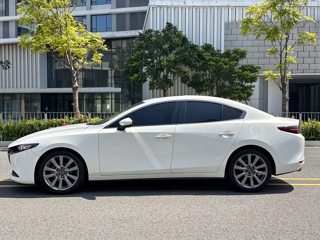 Mazda 3 Axela — миниатюра 4