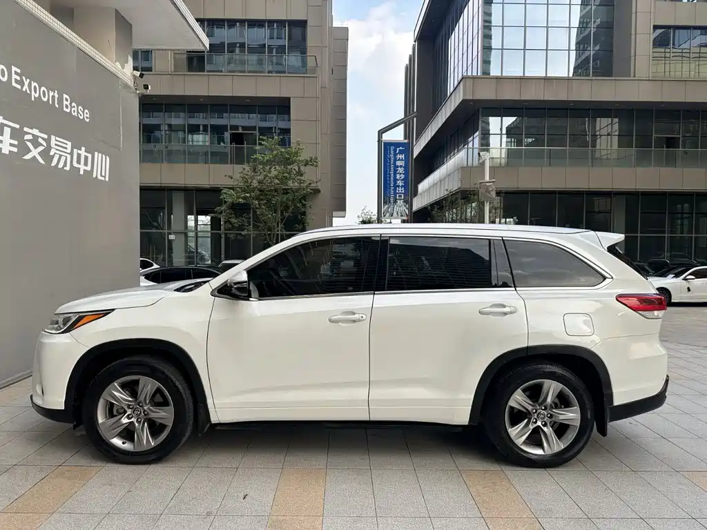 Toyota Highlander — миниатюра 3