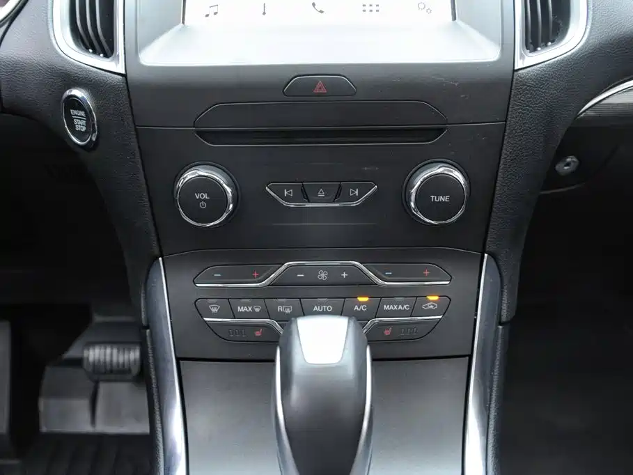 Ford Edge — миниатюра 11
