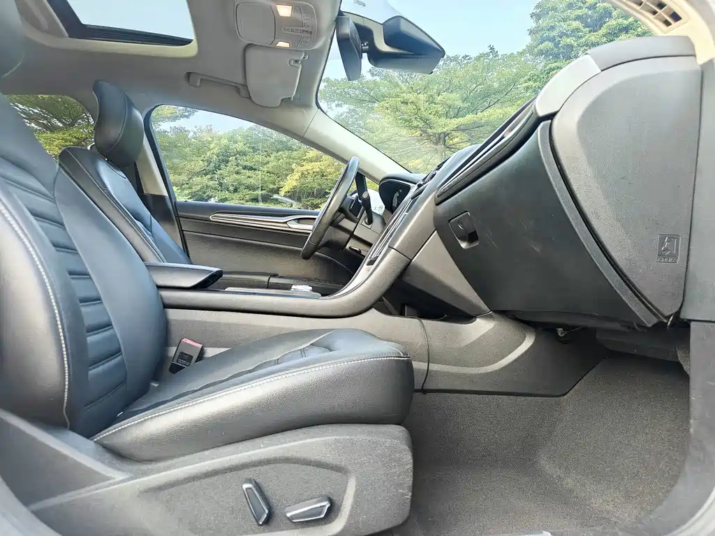 Ford Mondeo — миниатюра 15