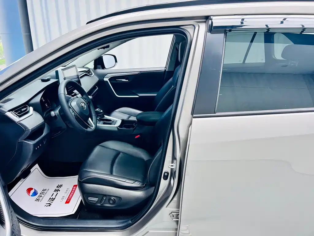 Toyota RAV4 — миниатюра 20