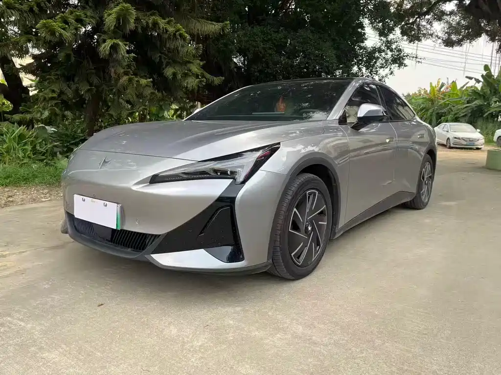 ARCFOX Alpha S5