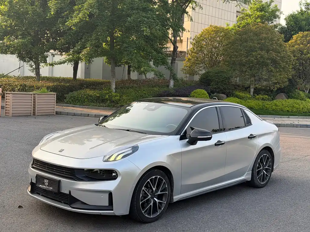Lynk & Co 03 2020