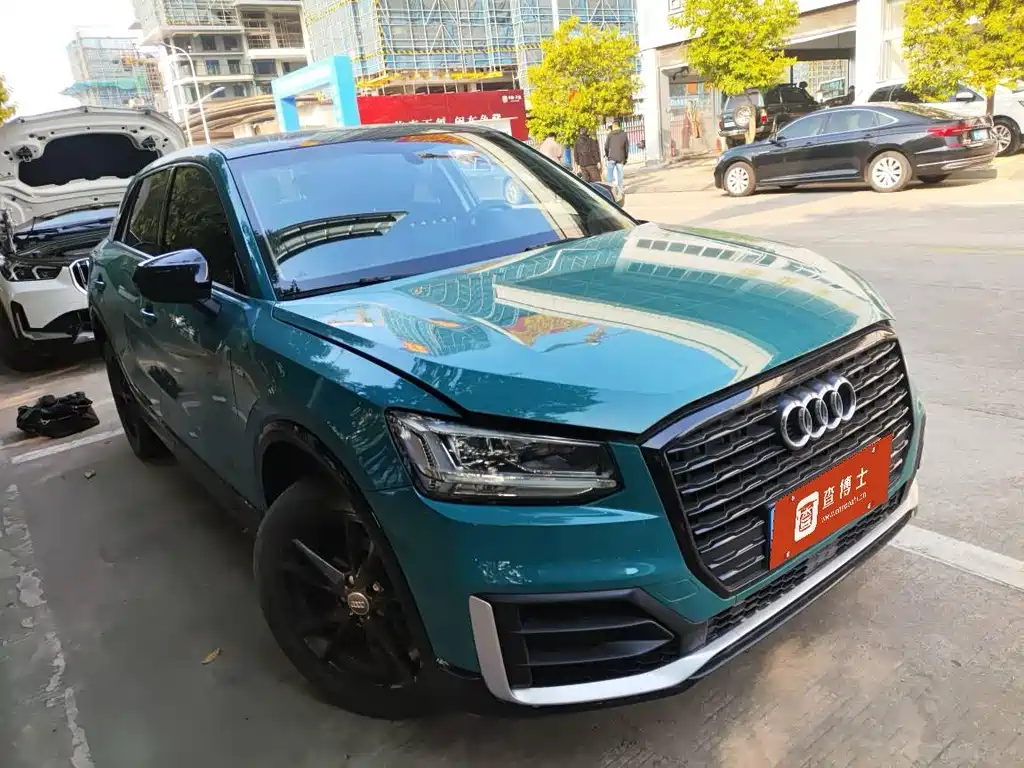 AUDI Q2L