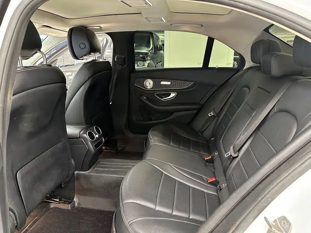 Mercedes-Benz C-Class — миниатюра 14