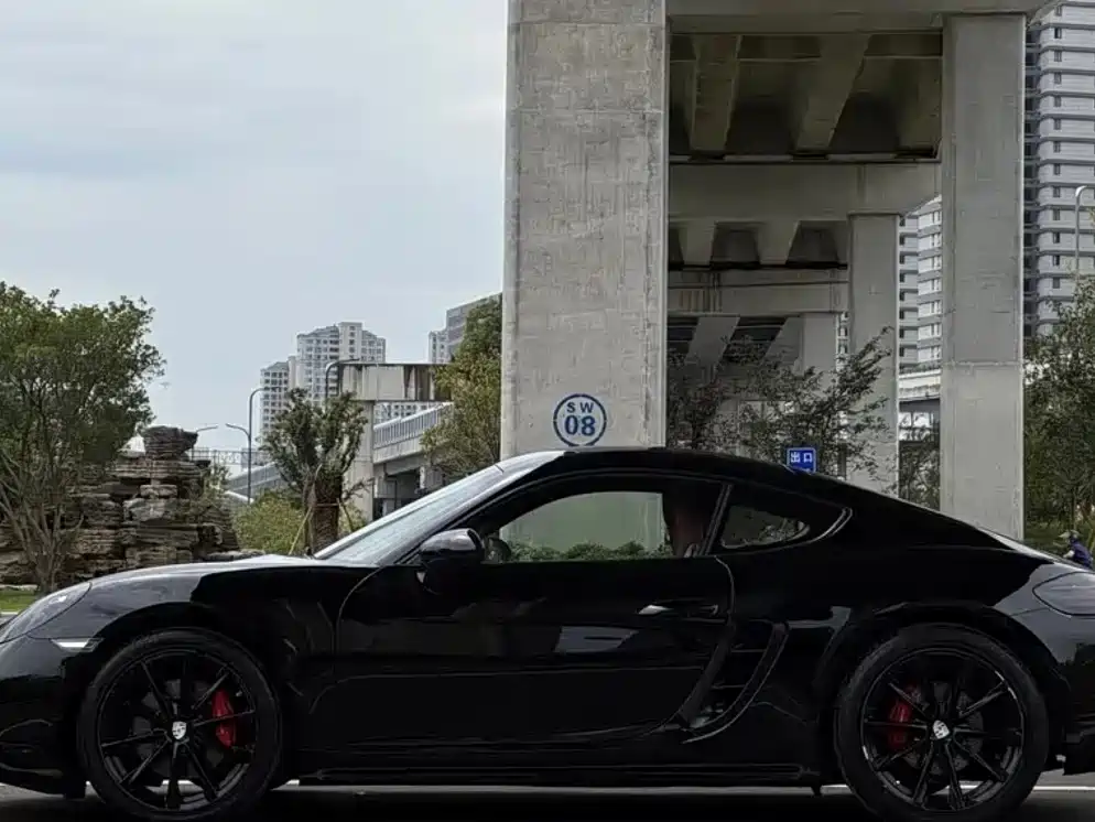 Porsche 718 2018 Cayman 2.0T
