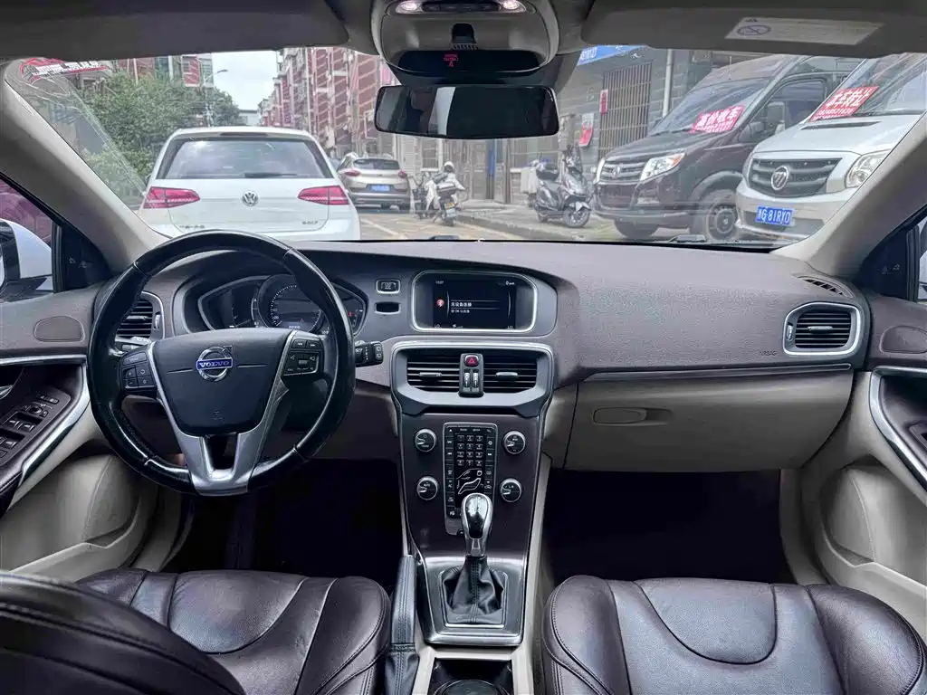 Volvo V40 2015 1.6T