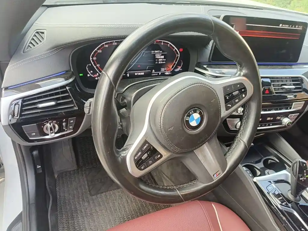 BMW 5 Series — миниатюра 15