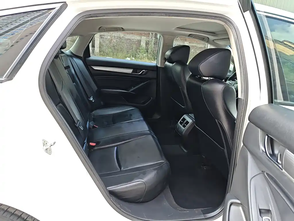 Honda Accord — миниатюра 14