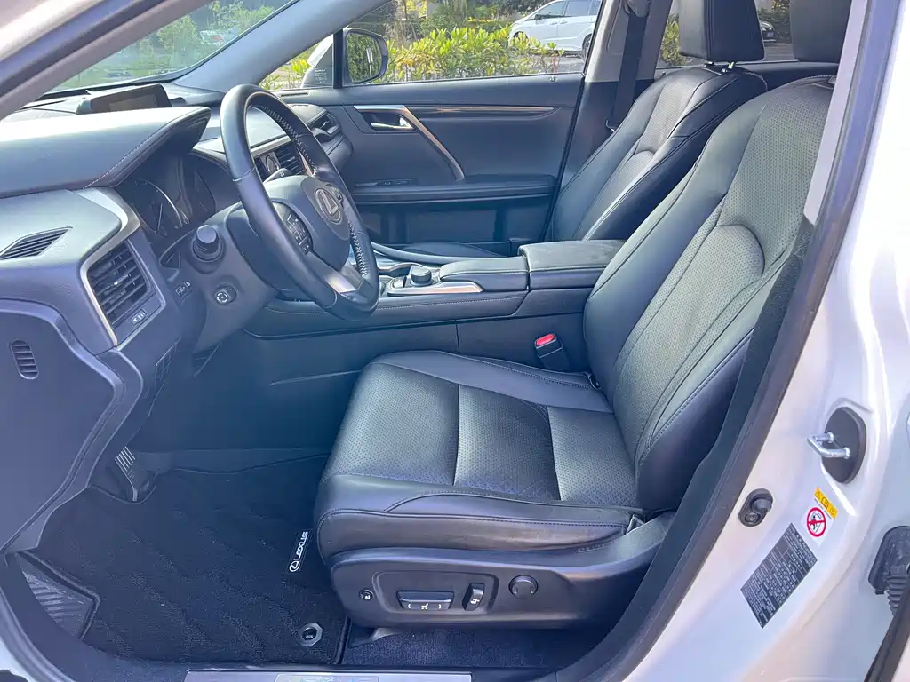 Lexus RX — миниатюра 4