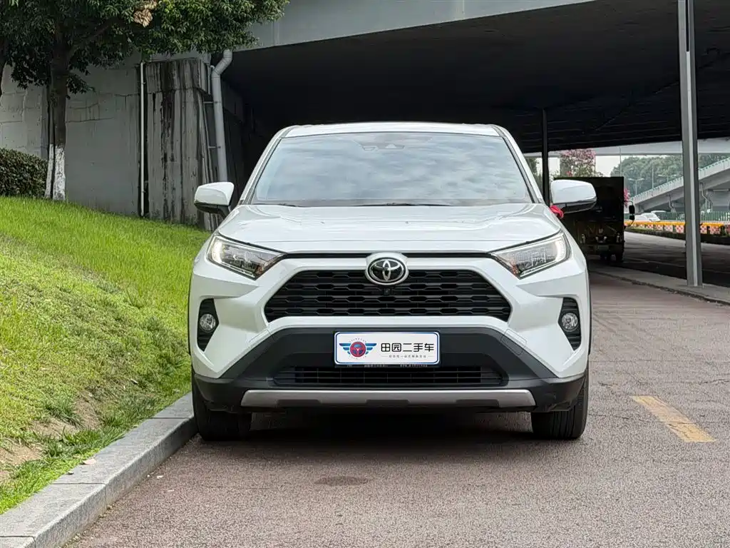 Toyota RAV4 2022 2.0L CVT Plus