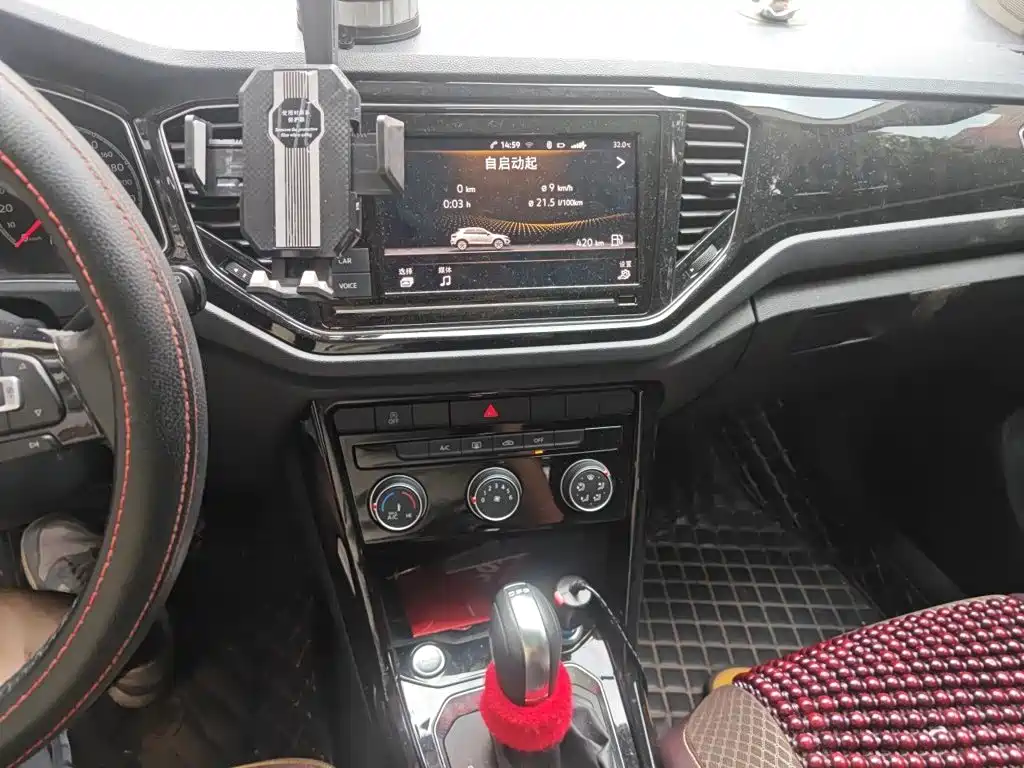 Volkswagen T-Roc — миниатюра 9