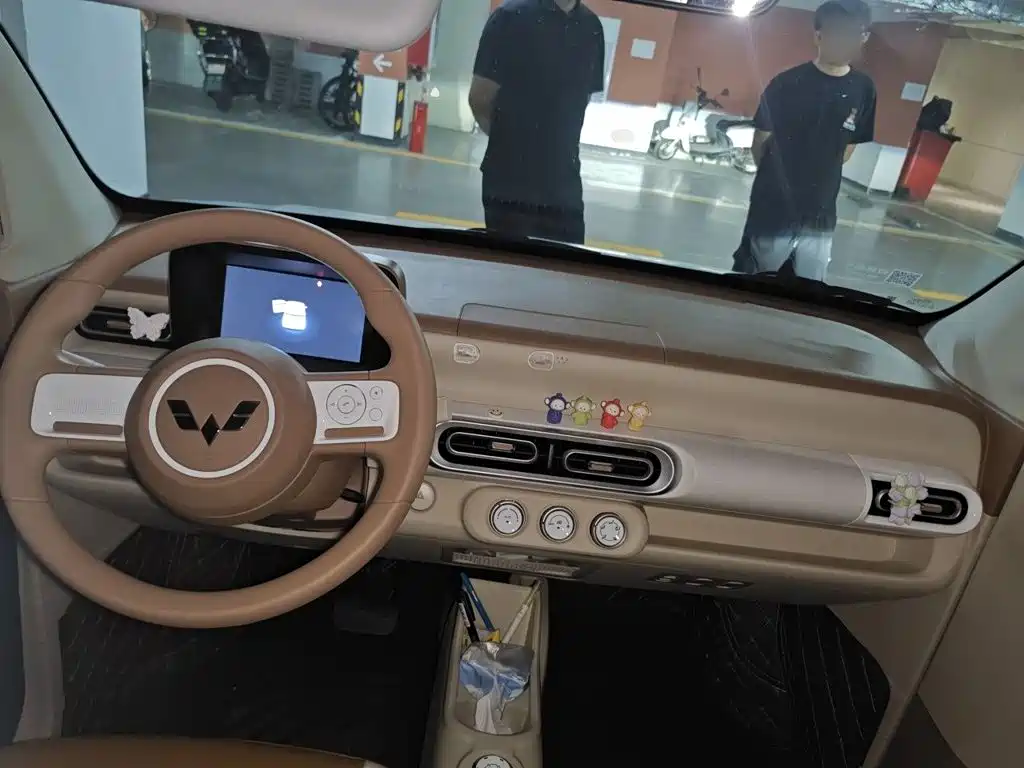Wuling MINIEV — миниатюра 5