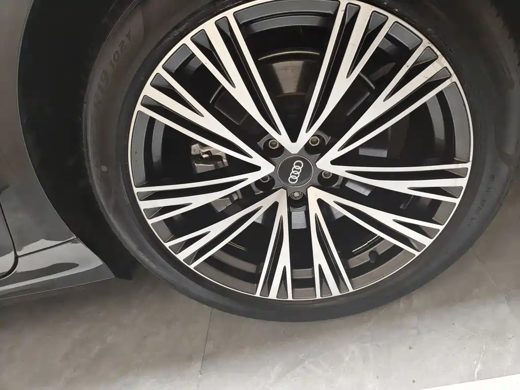 Audi A6L — миниатюра 10