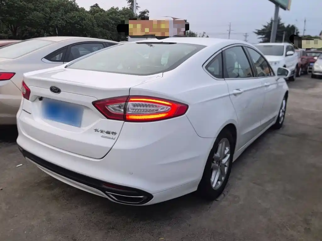 Ford Mondeo — миниатюра 7