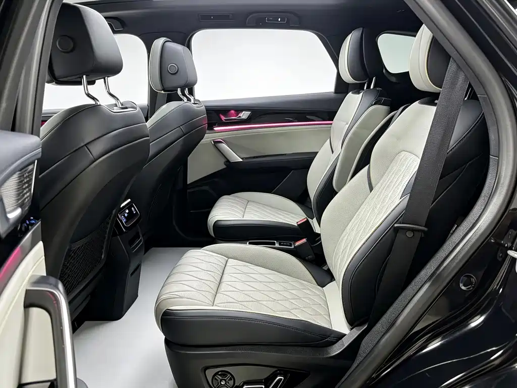 BYD Tang New Energy — миниатюра 9