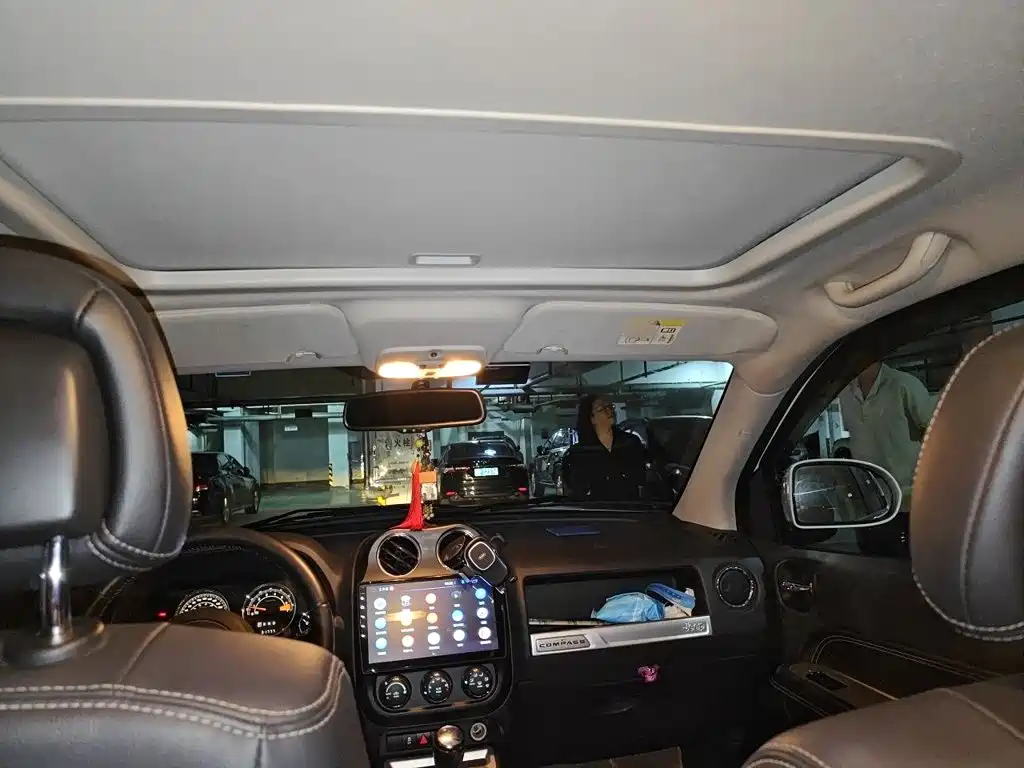 Jeep Compass (Import) — миниатюра 9