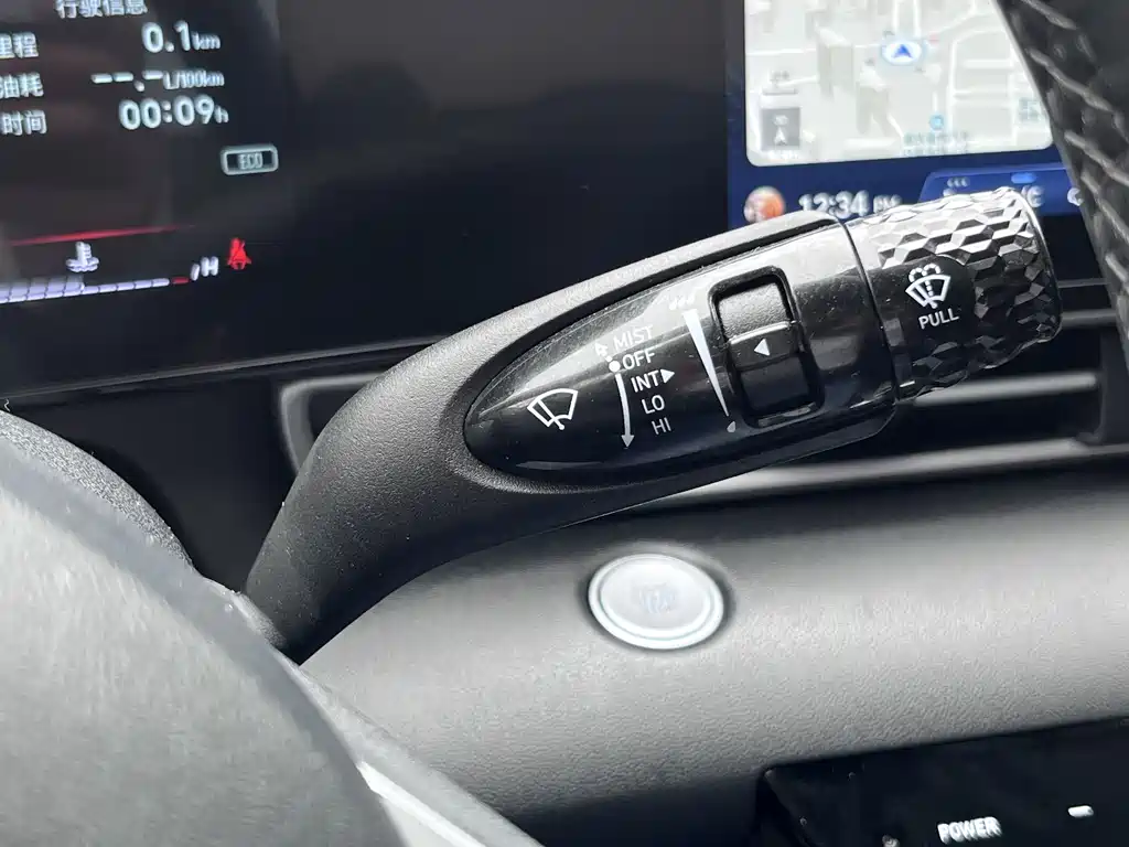 Hyundai Elantra — миниатюра 14