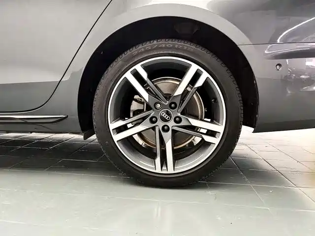 Audi A4L — миниатюра 16