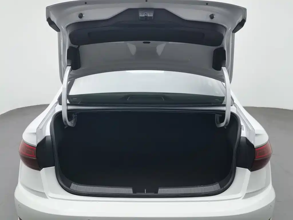 Volkswagen Sagitar — миниатюра 16