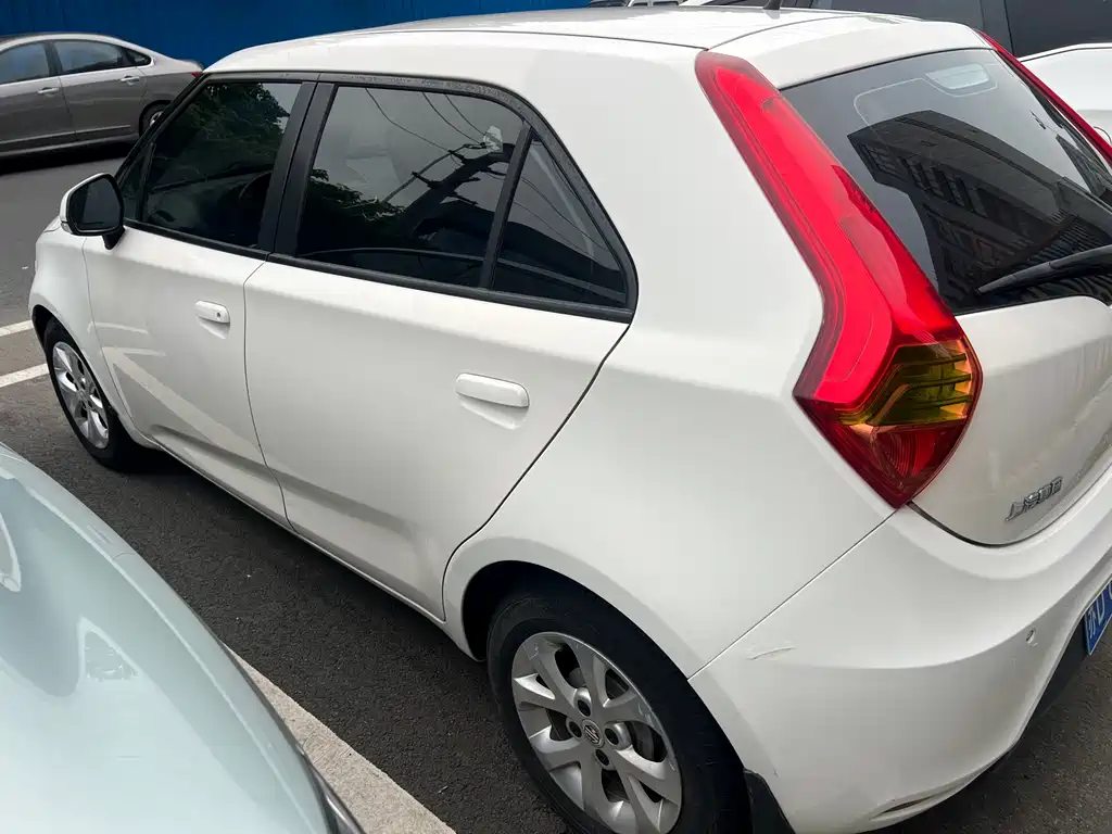MG 3 2014 1.5L AMT Elite