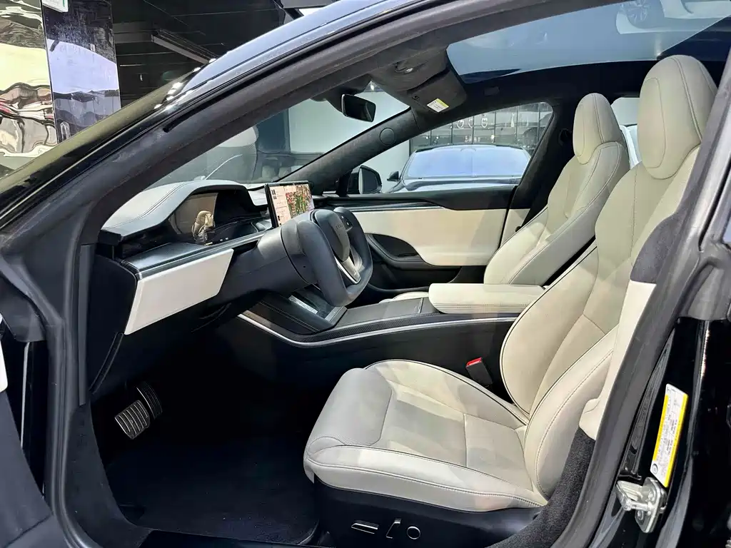 Tesla Model S — миниатюра 5