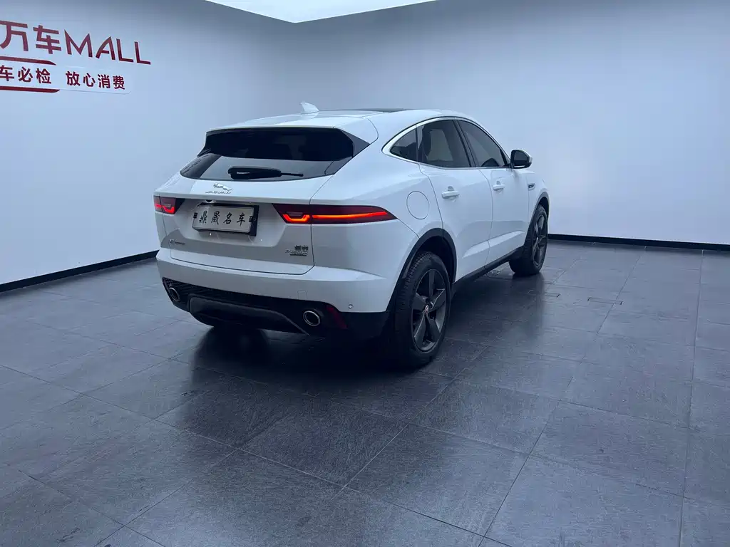 Jaguar E-PACE — миниатюра 10