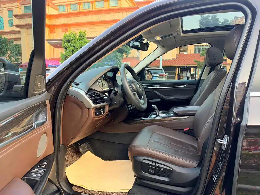 BMW X5 (Import) — миниатюра 11