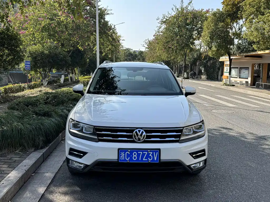 VOLKSWAGEN TIGUAN L