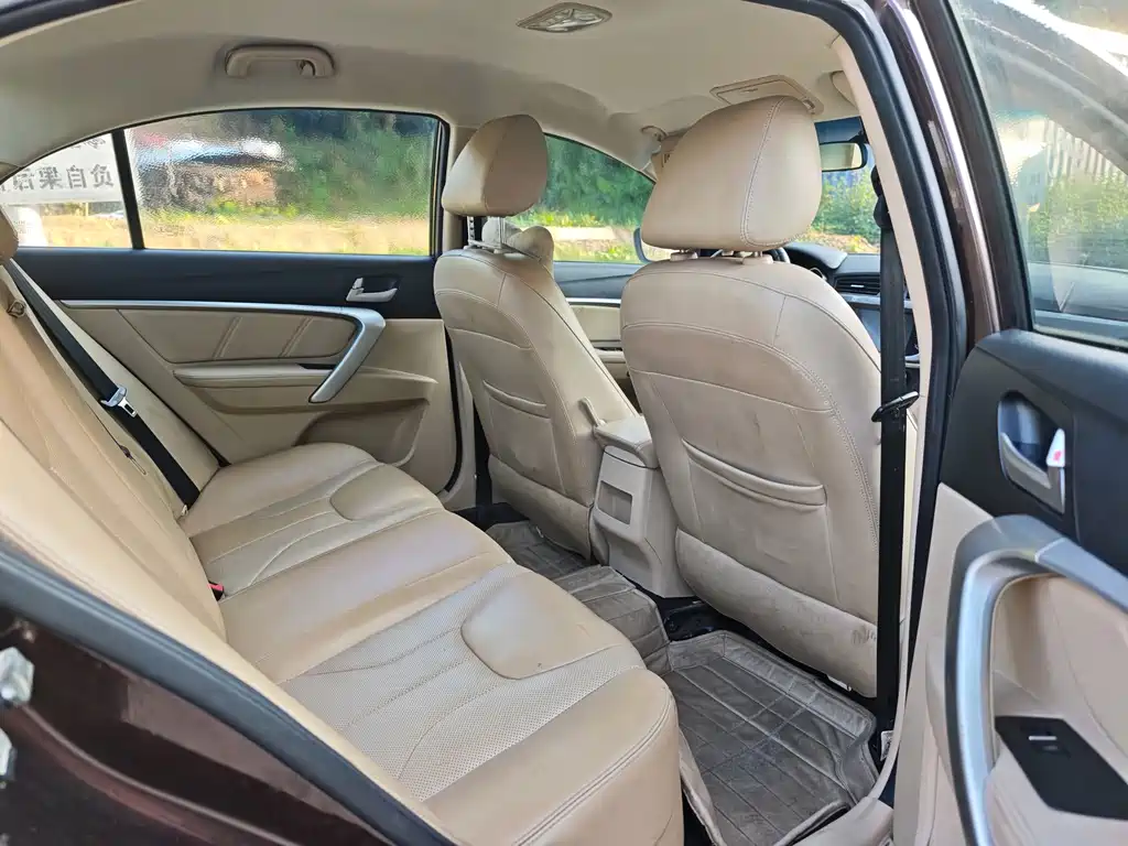Geely Emgrand — миниатюра 9