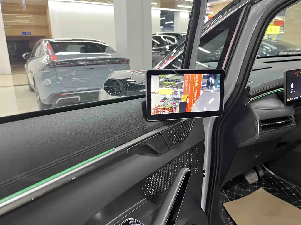 SAIC MAXUS EVERYONE 7