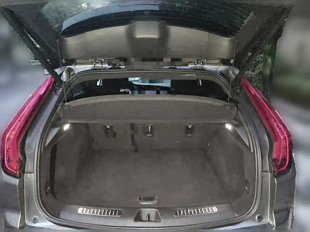 Cadillac XT4 — миниатюра 15