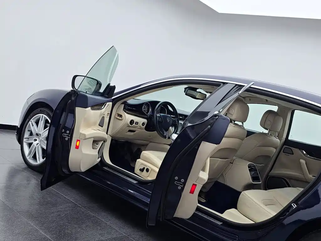 Maserati Quattroporte — миниатюра 29