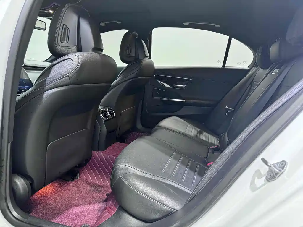 Mercedes-Benz C-Class — миниатюра 9