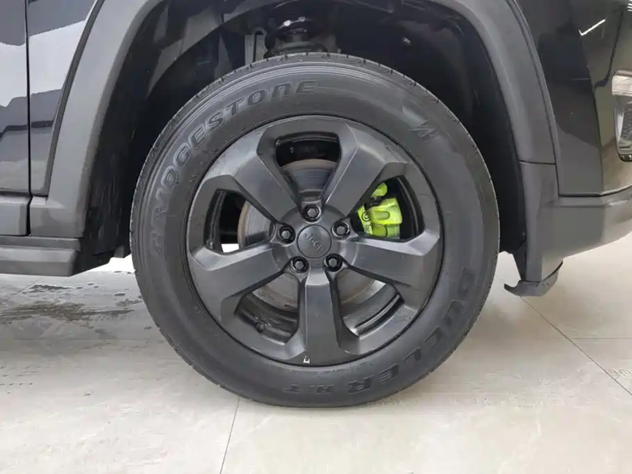 Jeep Compass — миниатюра 6