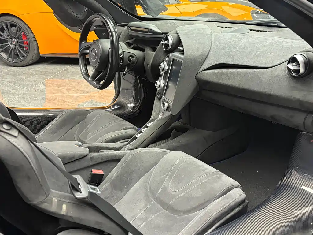 McLaren 720S — миниатюра 18