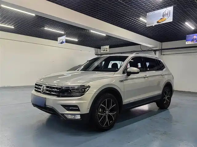 VOLKSWAGEN TIGUAN L 2017