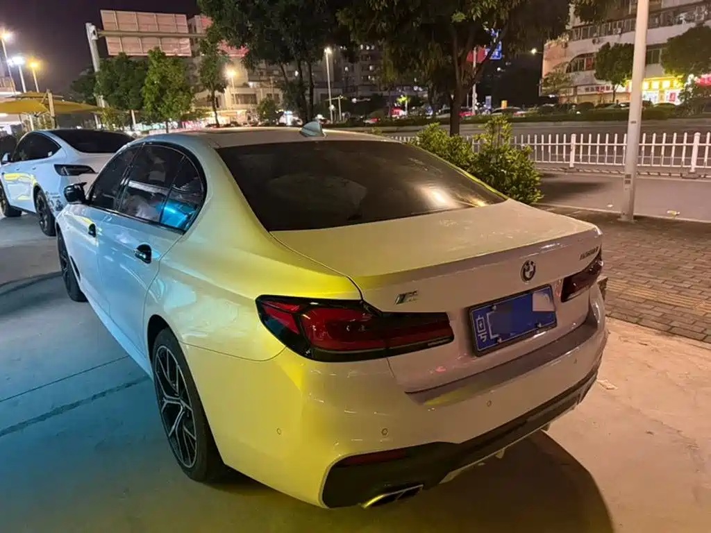 BMW 5 Series — миниатюра 6