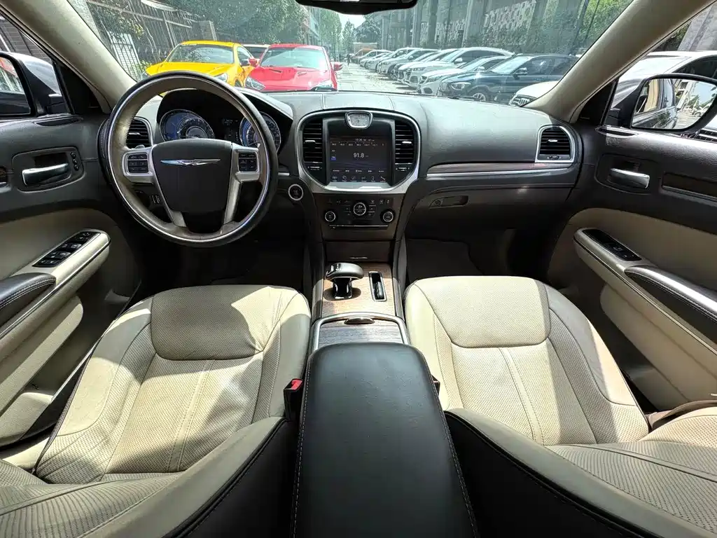 Chrysler 300C — миниатюра 11