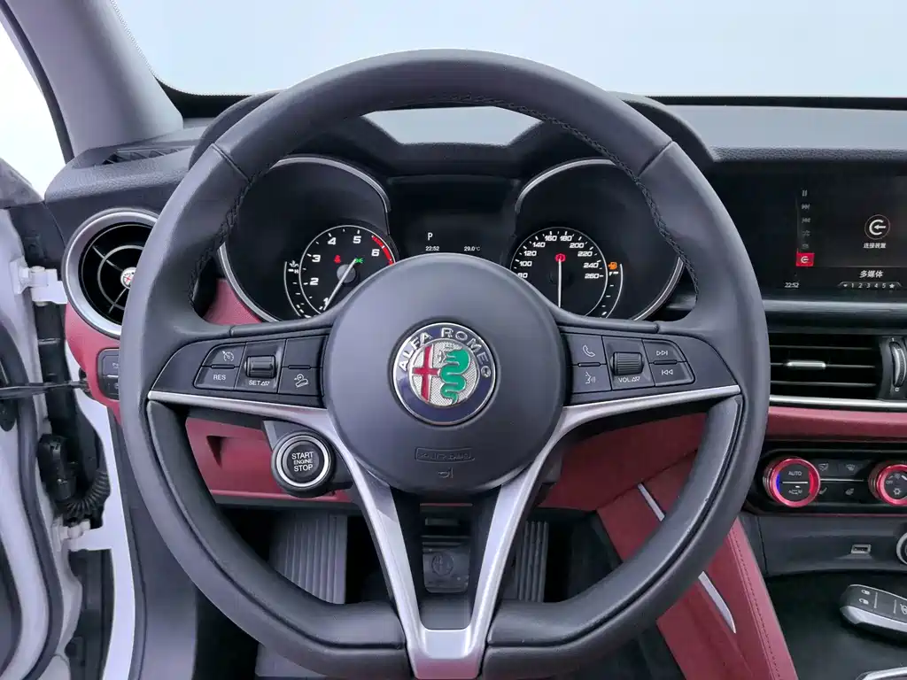Alfa Romeo Stelvio — миниатюра 9