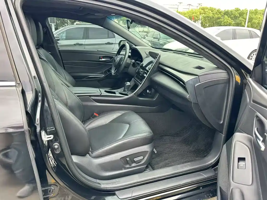 Toyota Avalon 2019 2.5L Luxury V