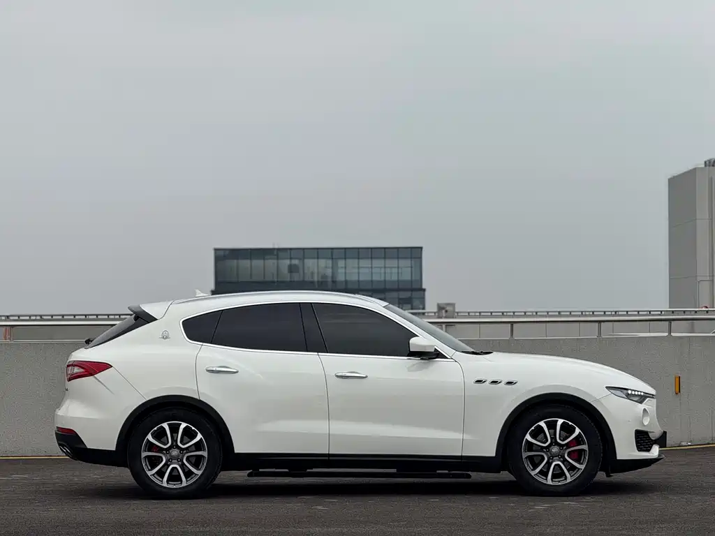 MASERATI LEVANTE