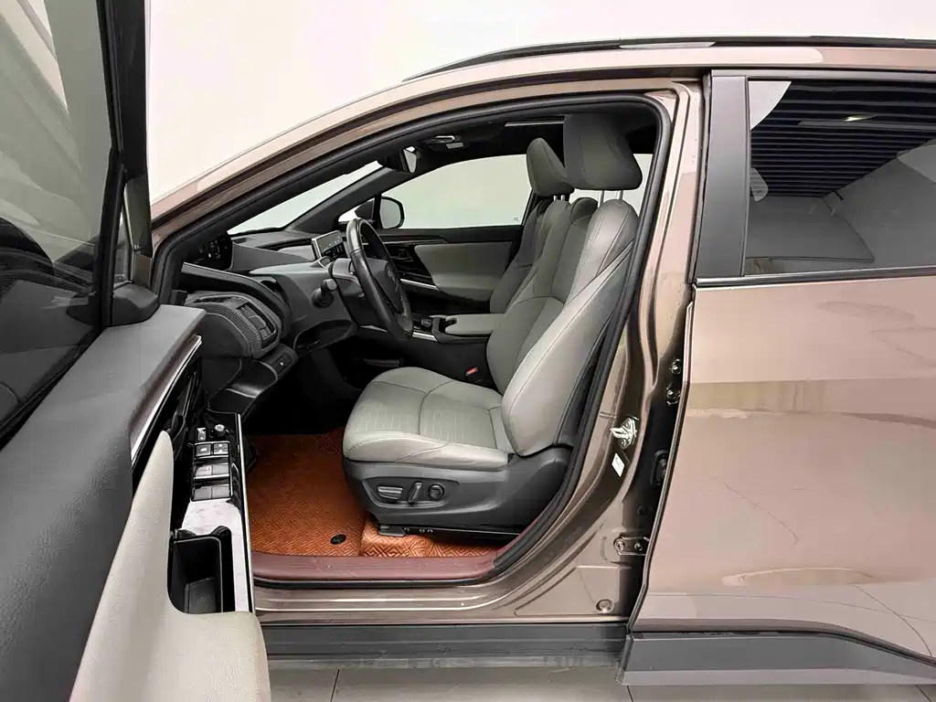 Toyota bZ4X — миниатюра 6