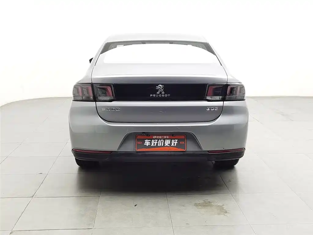 Peugeot 308 2016 1.6L MT Fashion