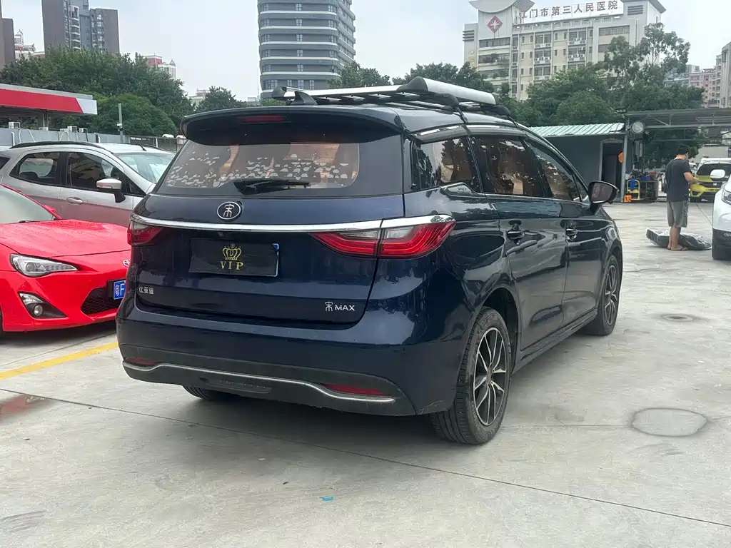 BYD MAX — миниатюра 8
