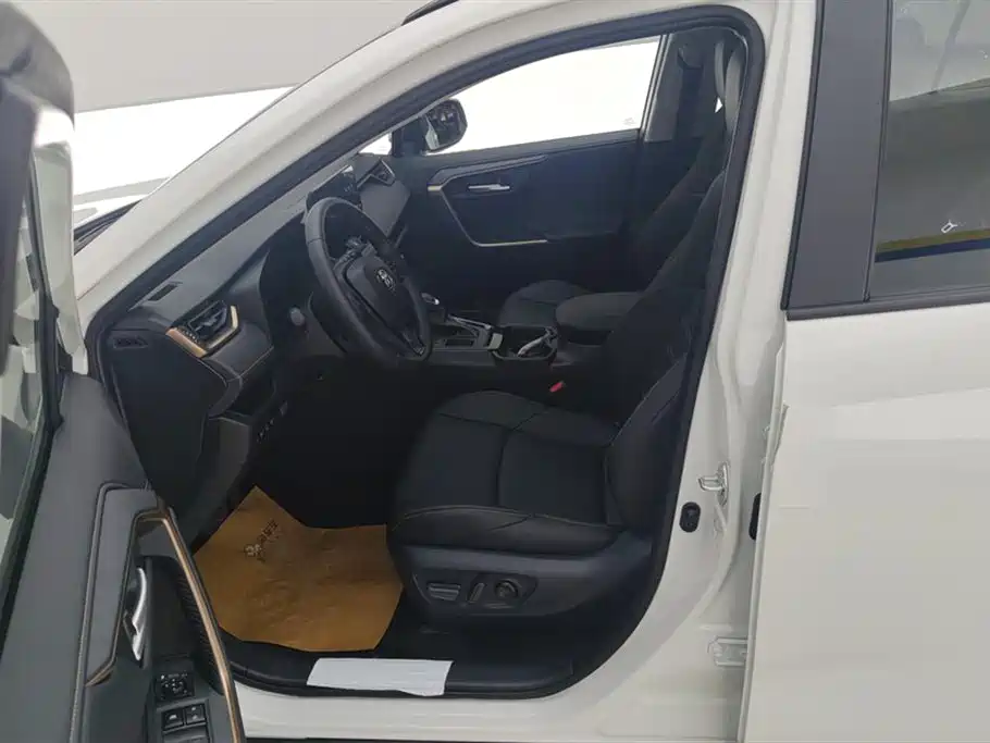 Toyota Wildlander 2024 2.0L CVT Luxury PLUS