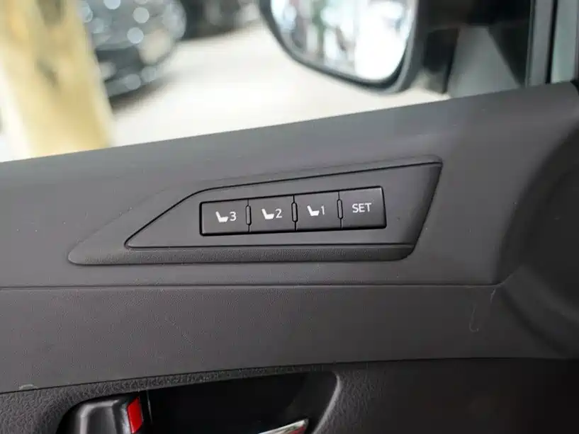 Toyota Vellfire — миниатюра 11