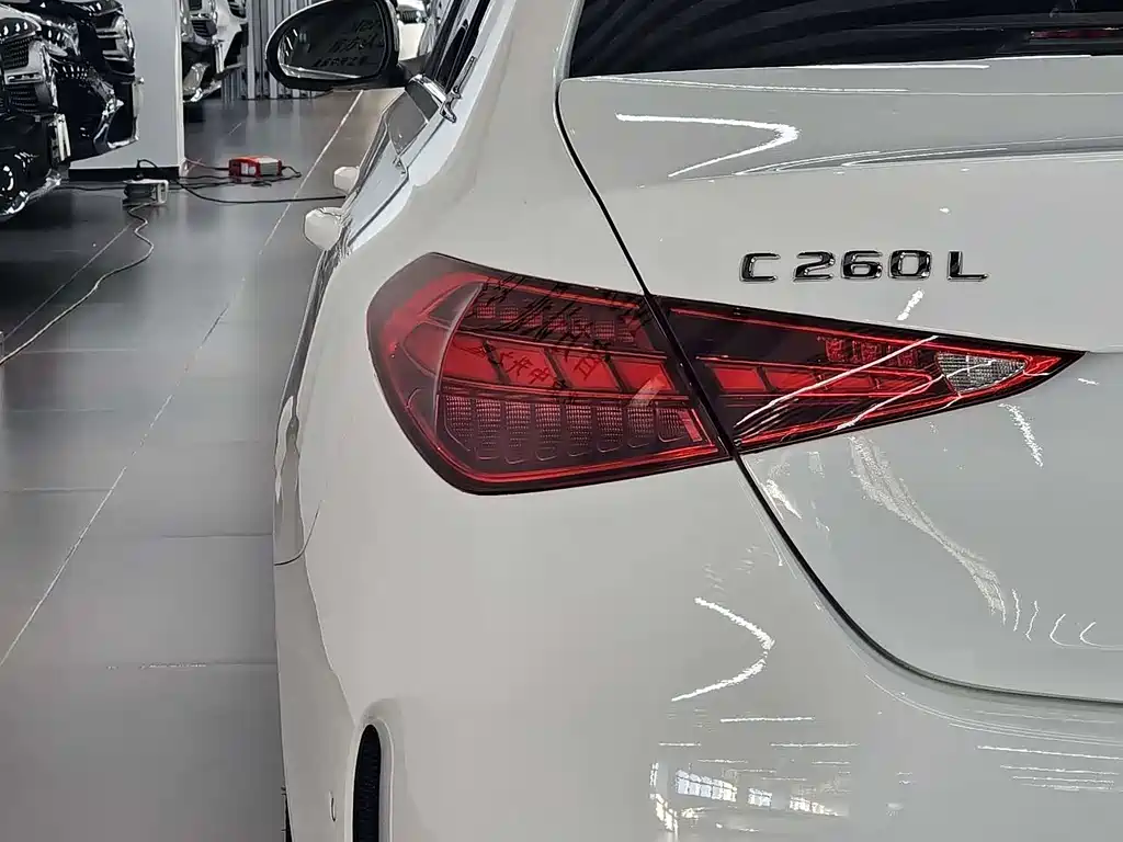 Mercedes-Benz C-Class — миниатюра 4