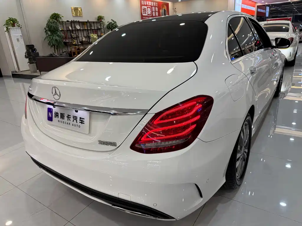 Mercedes-Benz C-Class — миниатюра 5